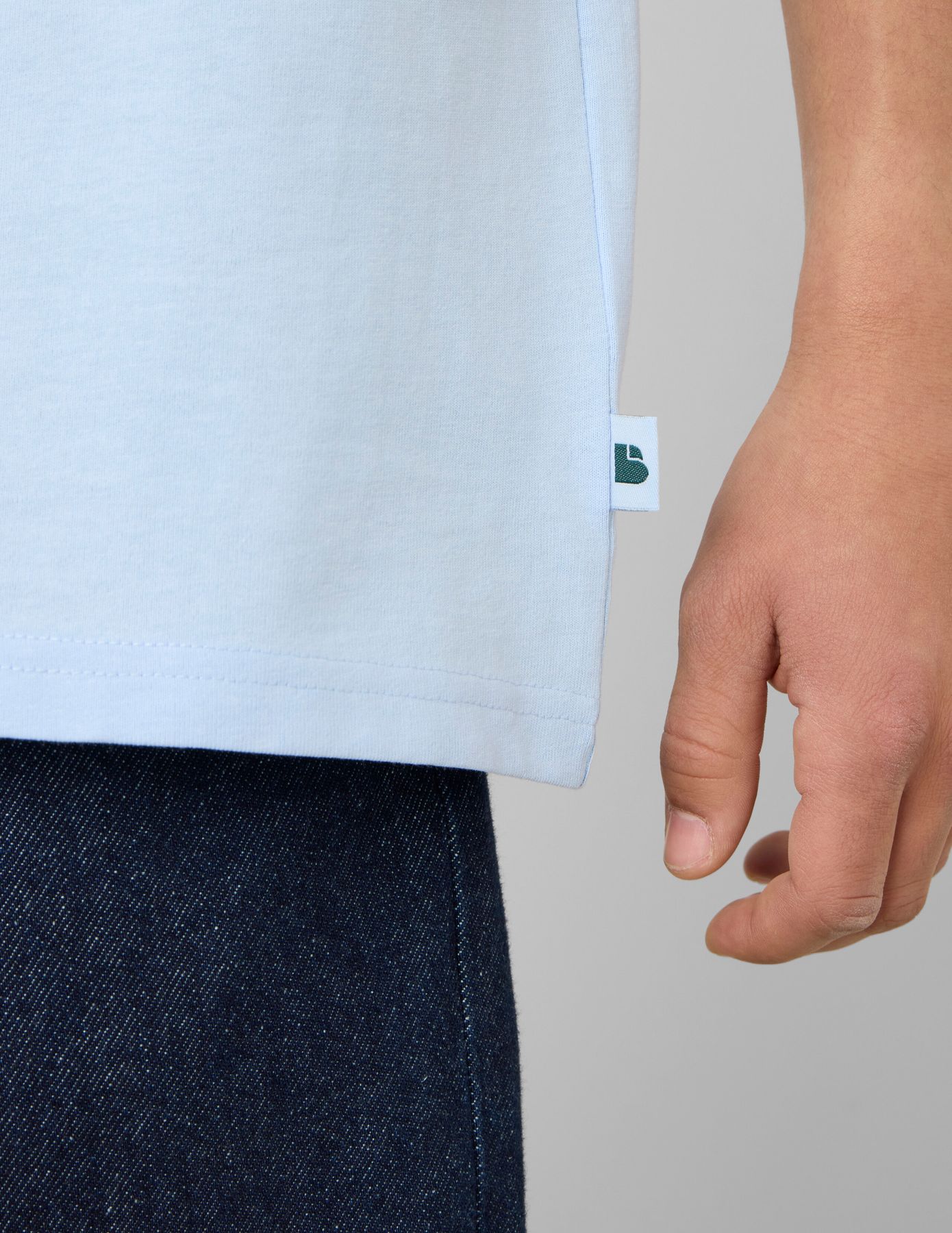 T-shirt imprim&eacute; et brod&eacute;