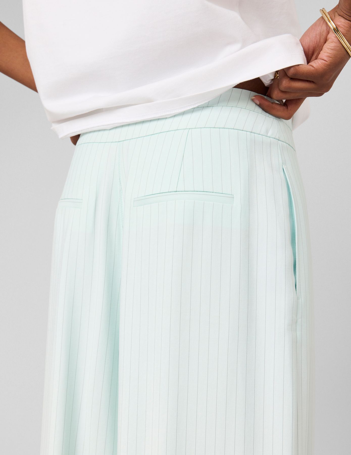 Pantalon fluide ceinture asym&eacute;trique