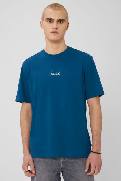 T-shirt broderie poitrine