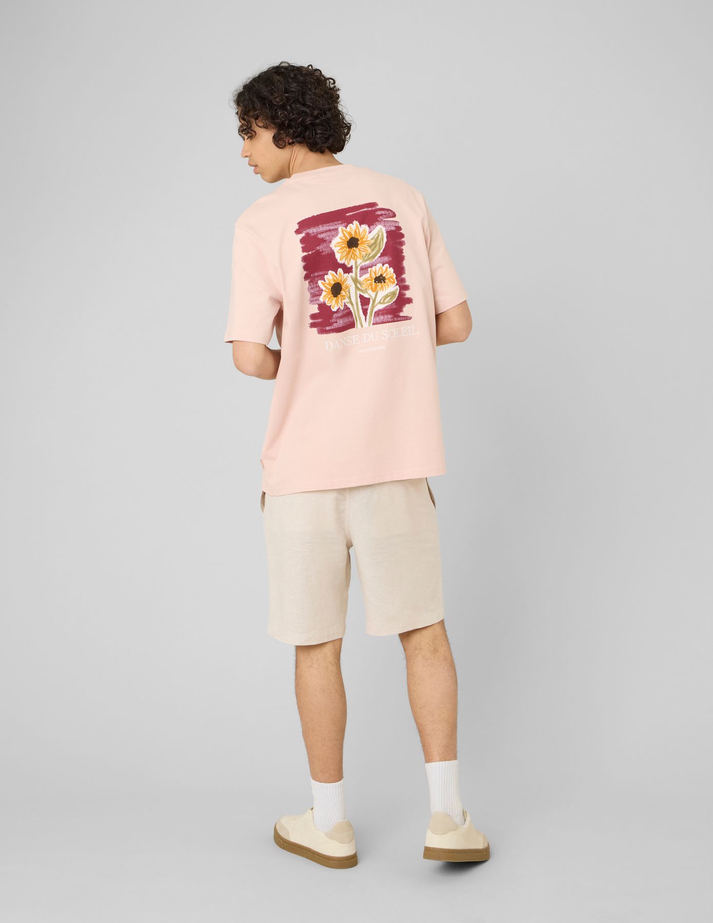 T-shirt imprim&eacute; et brod&eacute;