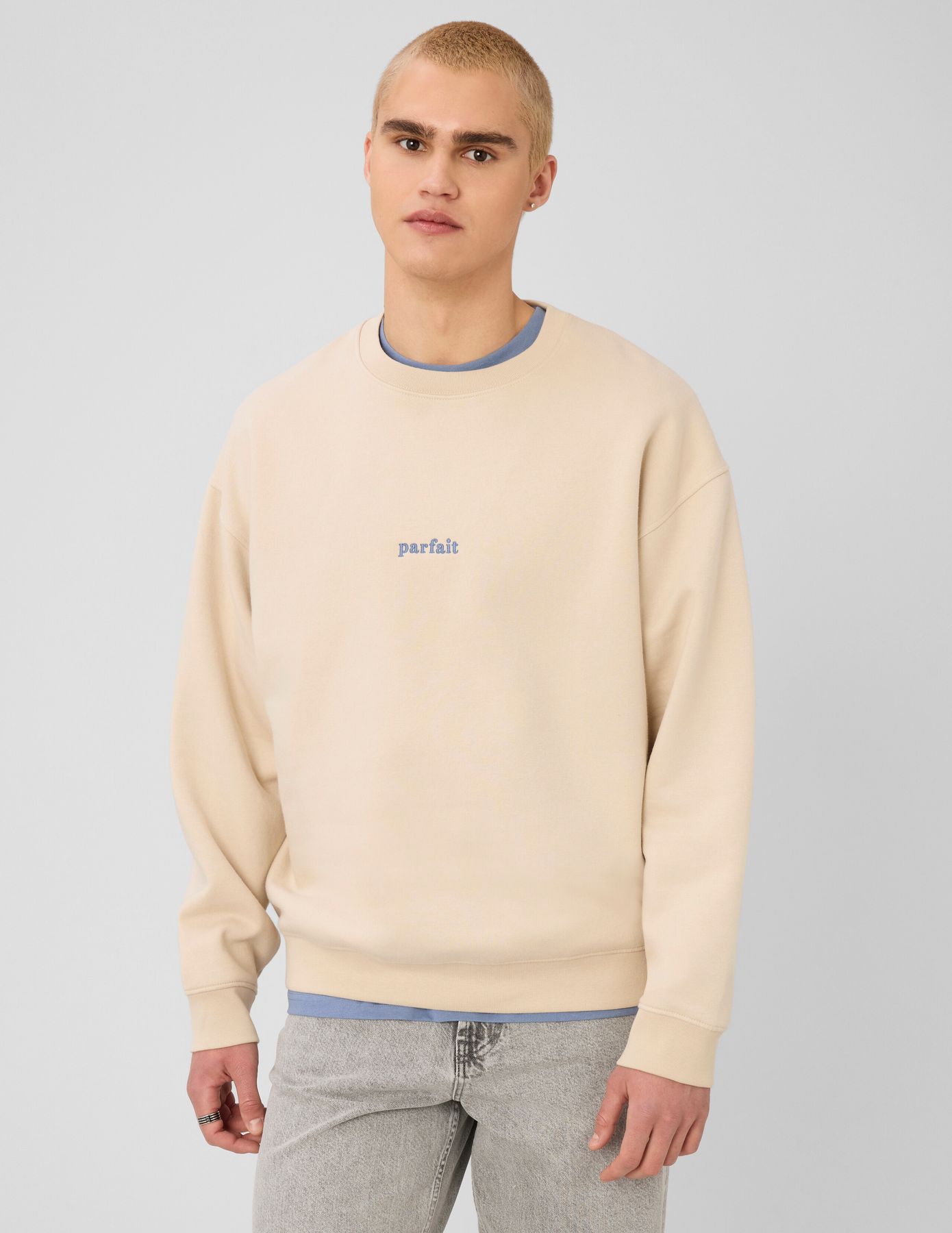 Sweat col rond broderie poitrine