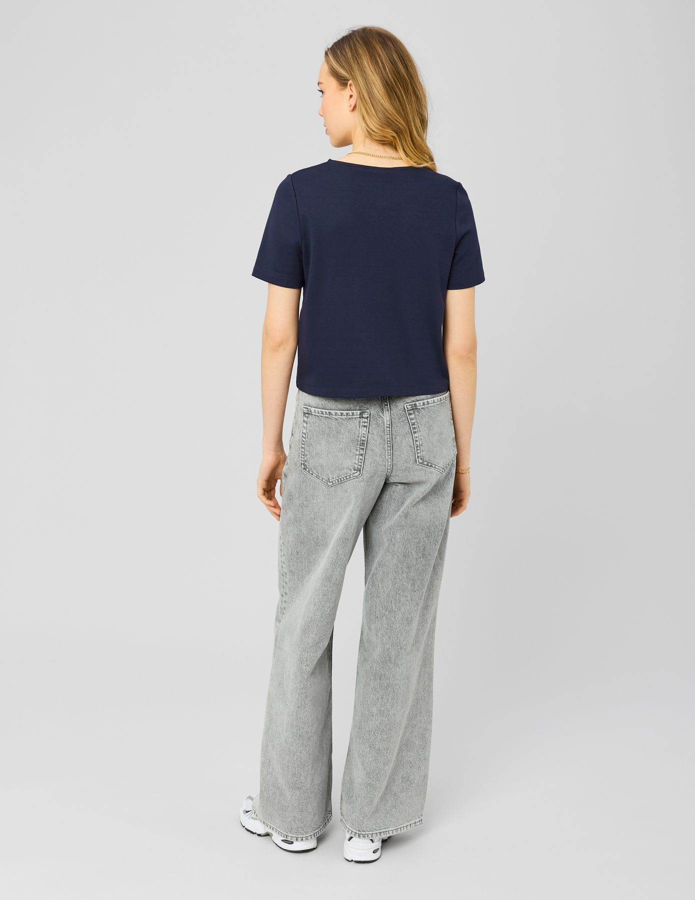 T-shirt boutonn&eacute;