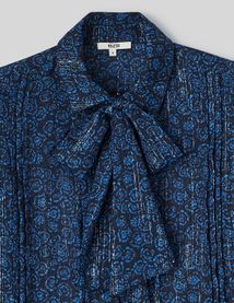 Chemise col lavali&egrave;re