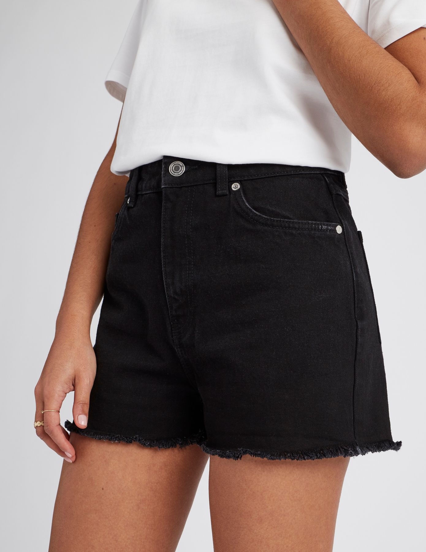 Short en jean raw cut