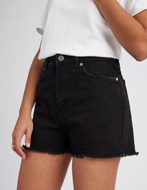 Short en jean raw cut