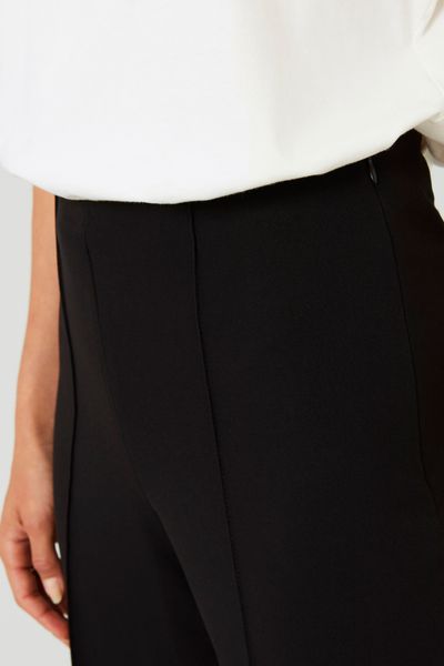 Pantalon plis marqué ajusté