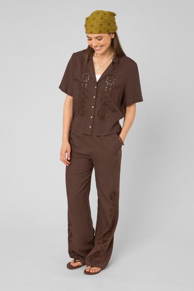 Chemise brod&eacute;e ajour&eacute;e