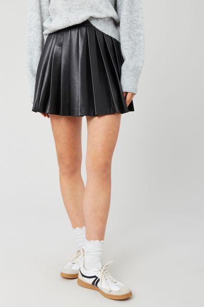 Jupe plissée en tissu enduit