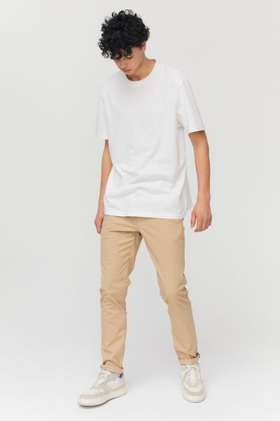 Pantalon chino ajusté