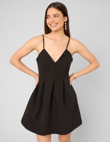 Robe courte &agrave; fines bretelles