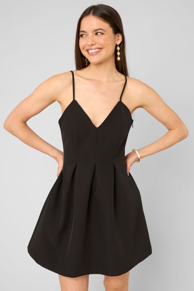 Robe courte &agrave; fines bretelles