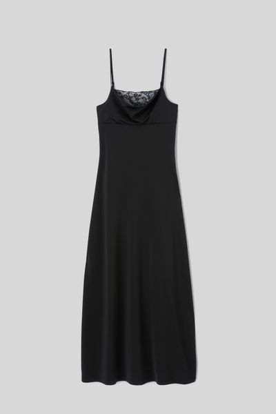 Robe longue avec empi&egrave;cements en dentelle