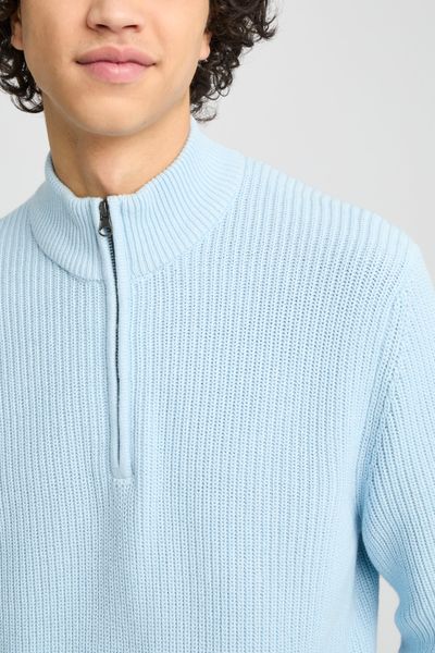 Pull avec col montant zippé