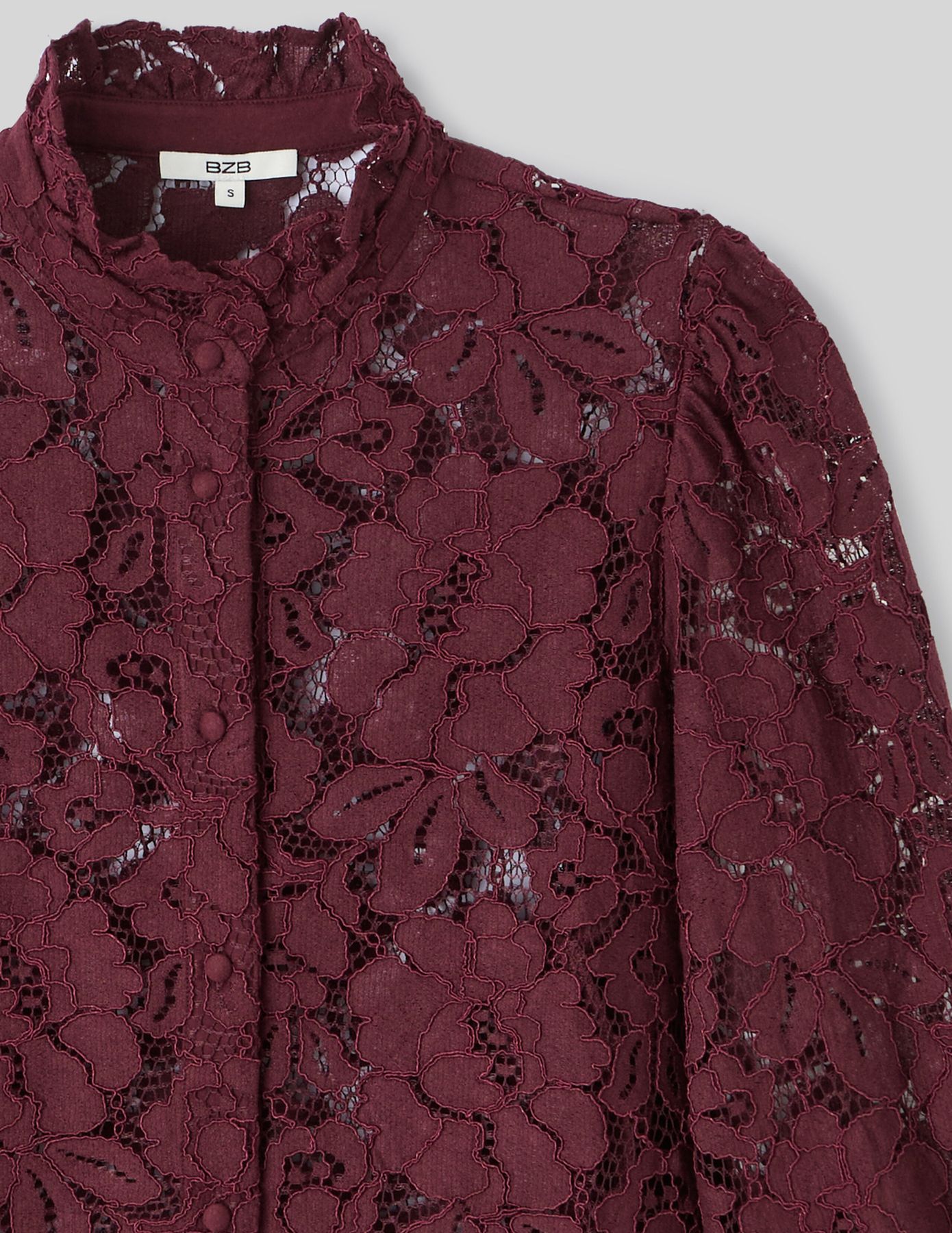 Chemise en dentelle