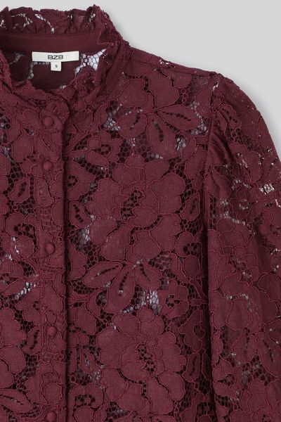 Chemise en dentelle