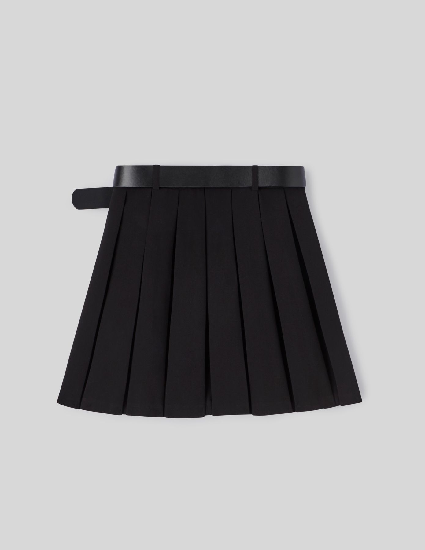 Jupe courte plissée ceinturée