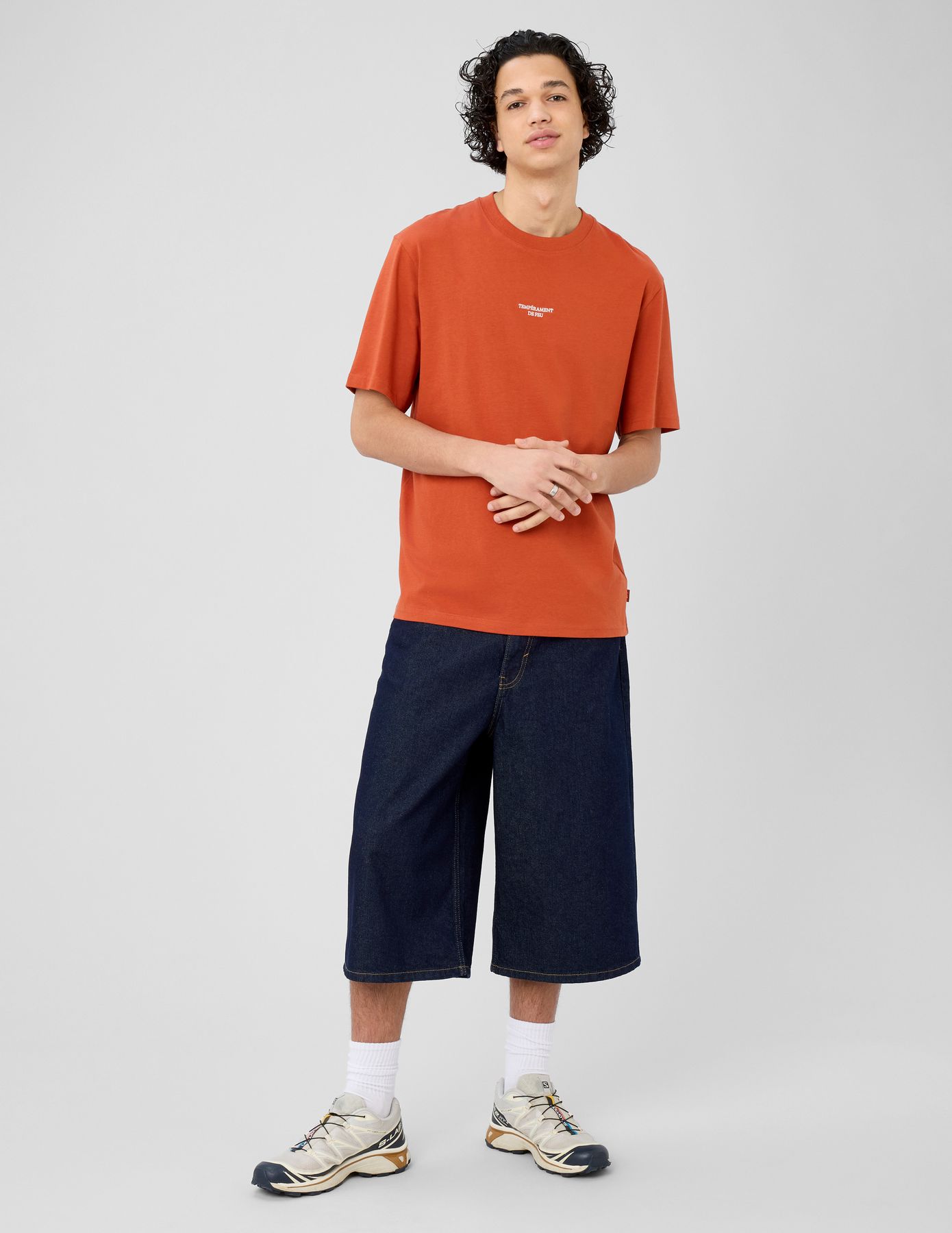 T-shirt broderie poitrine