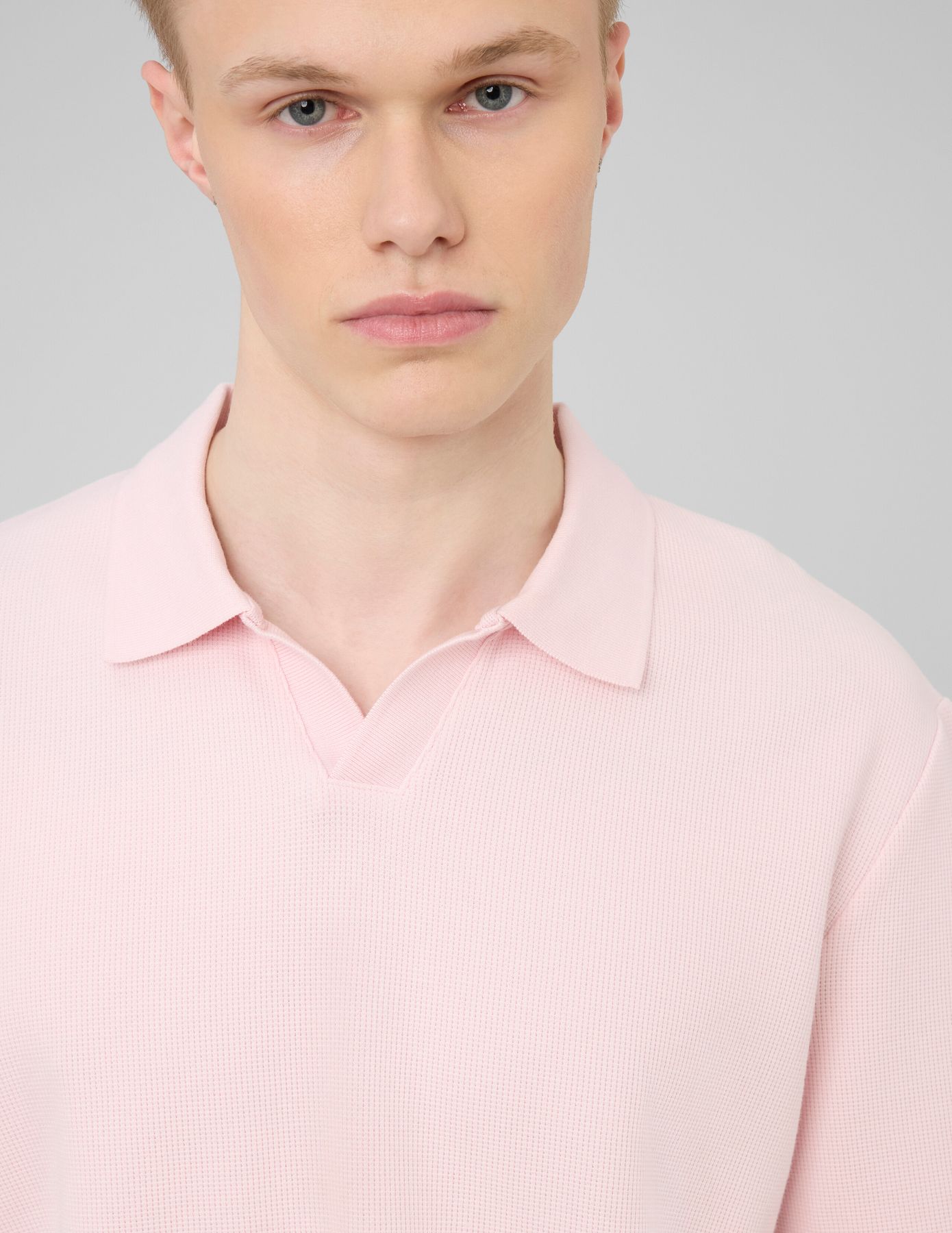 Polo mati&egrave;re gaufr&eacute;e