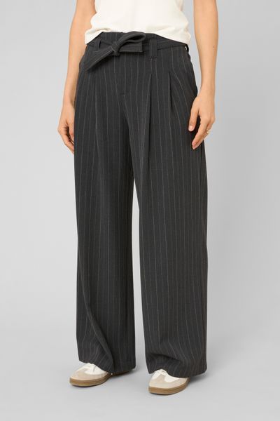 Pantalon en flanelle ceintur&eacute; &agrave; rayures