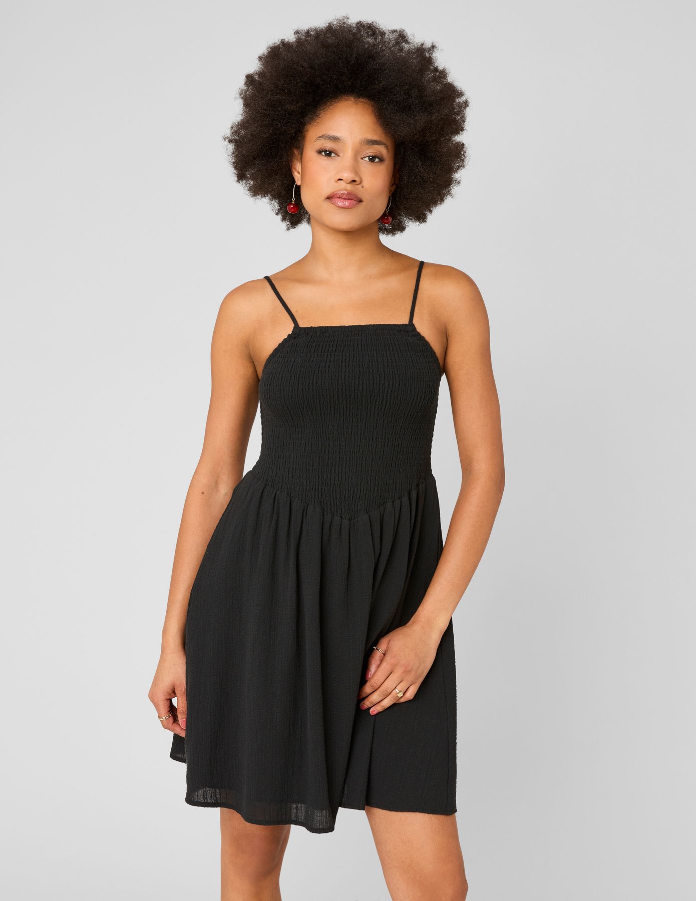 Robe courte smock&eacute;e