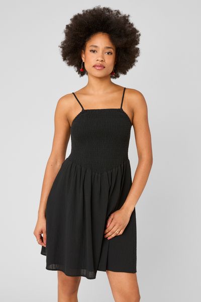 Robe courte smock&eacute;e