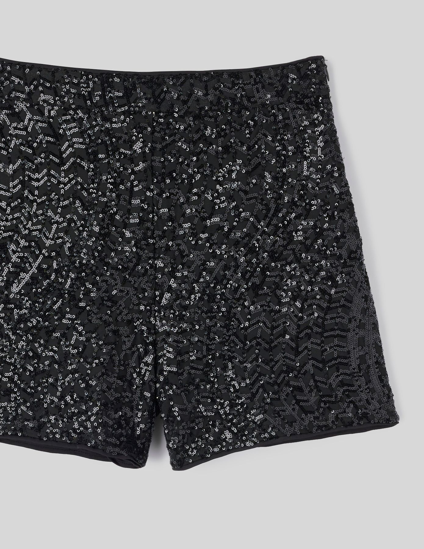 Short sequins