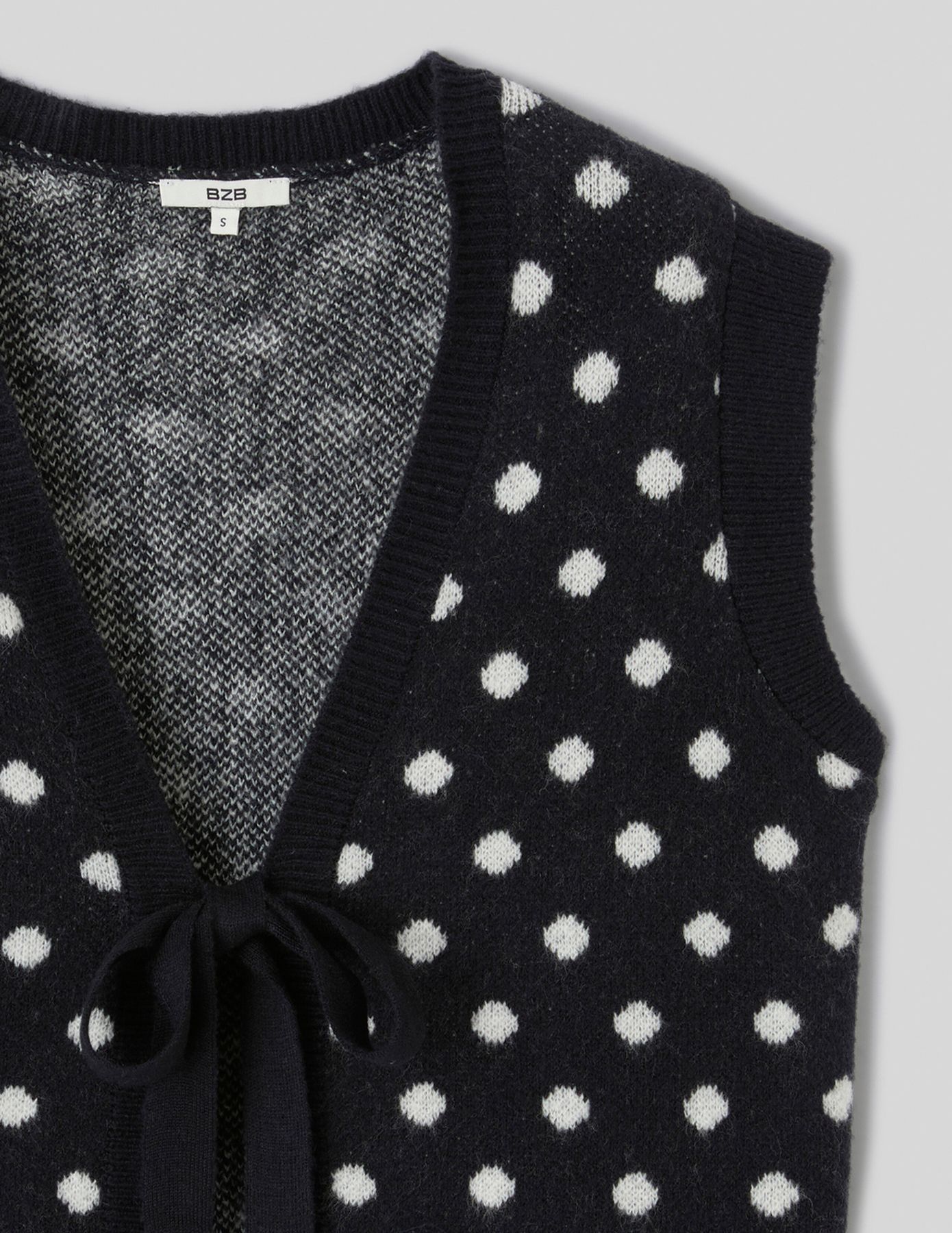 Gilet sans manches &agrave; nouette