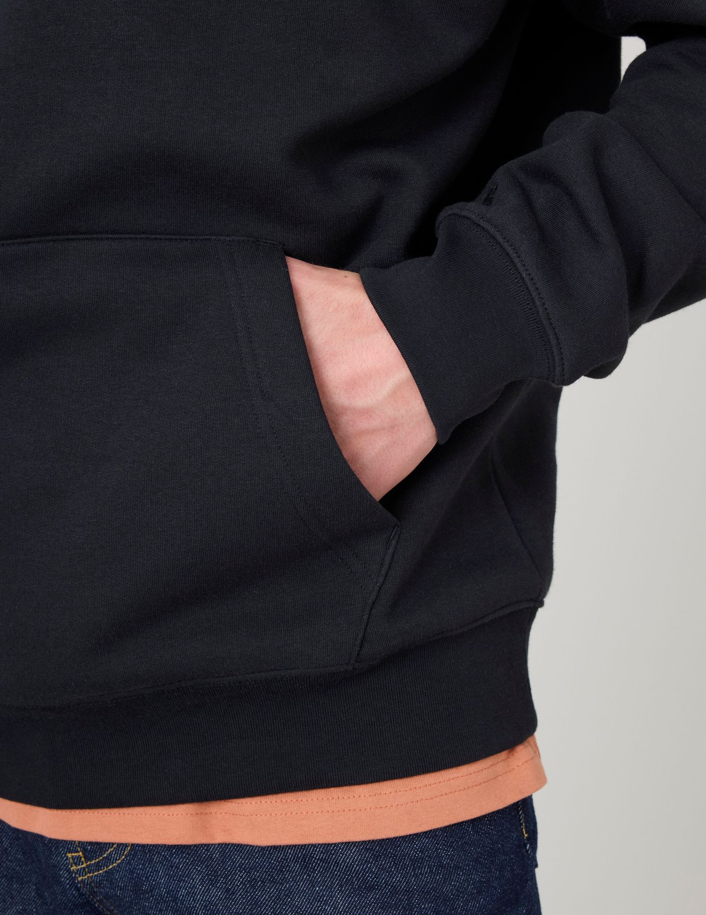 Sweat broderie poitrine