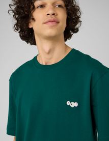 T-shirt broderie poitrine