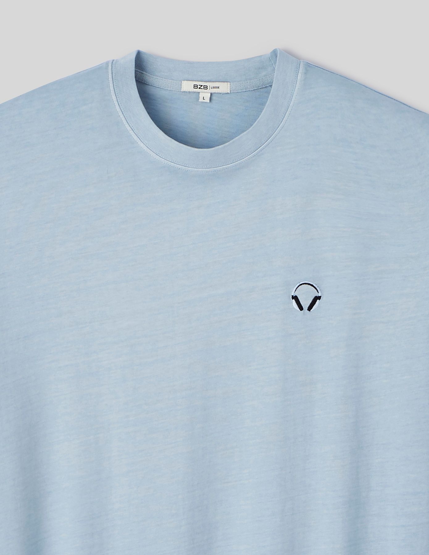 T-shirt lourd d&eacute;lav&eacute; brod&eacute;