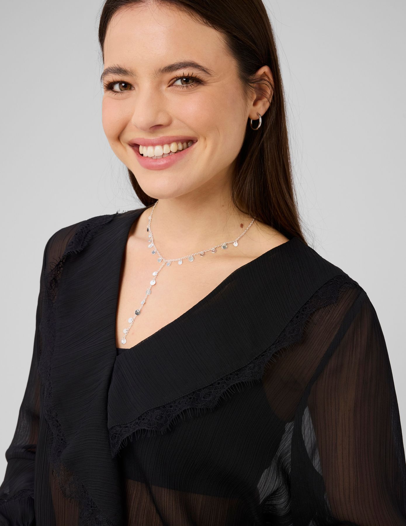 Blouse &agrave; volants et dentelle