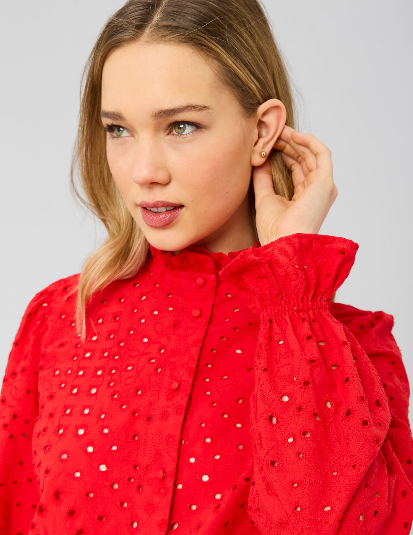 Chemise col montant broderie anglaise