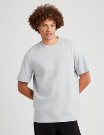 T-shirt broderie poitrine