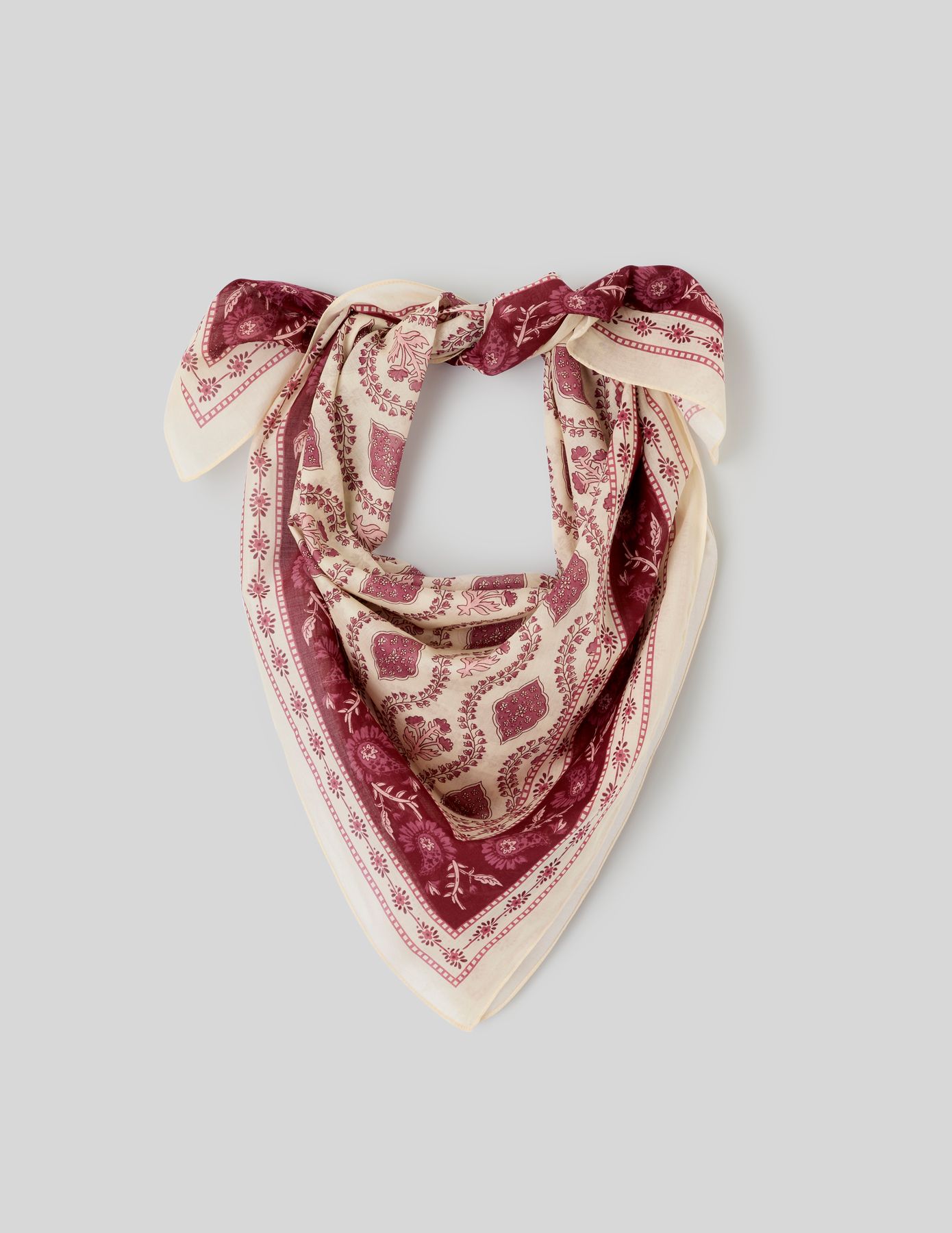 Foulard carr&eacute; imprim&eacute;