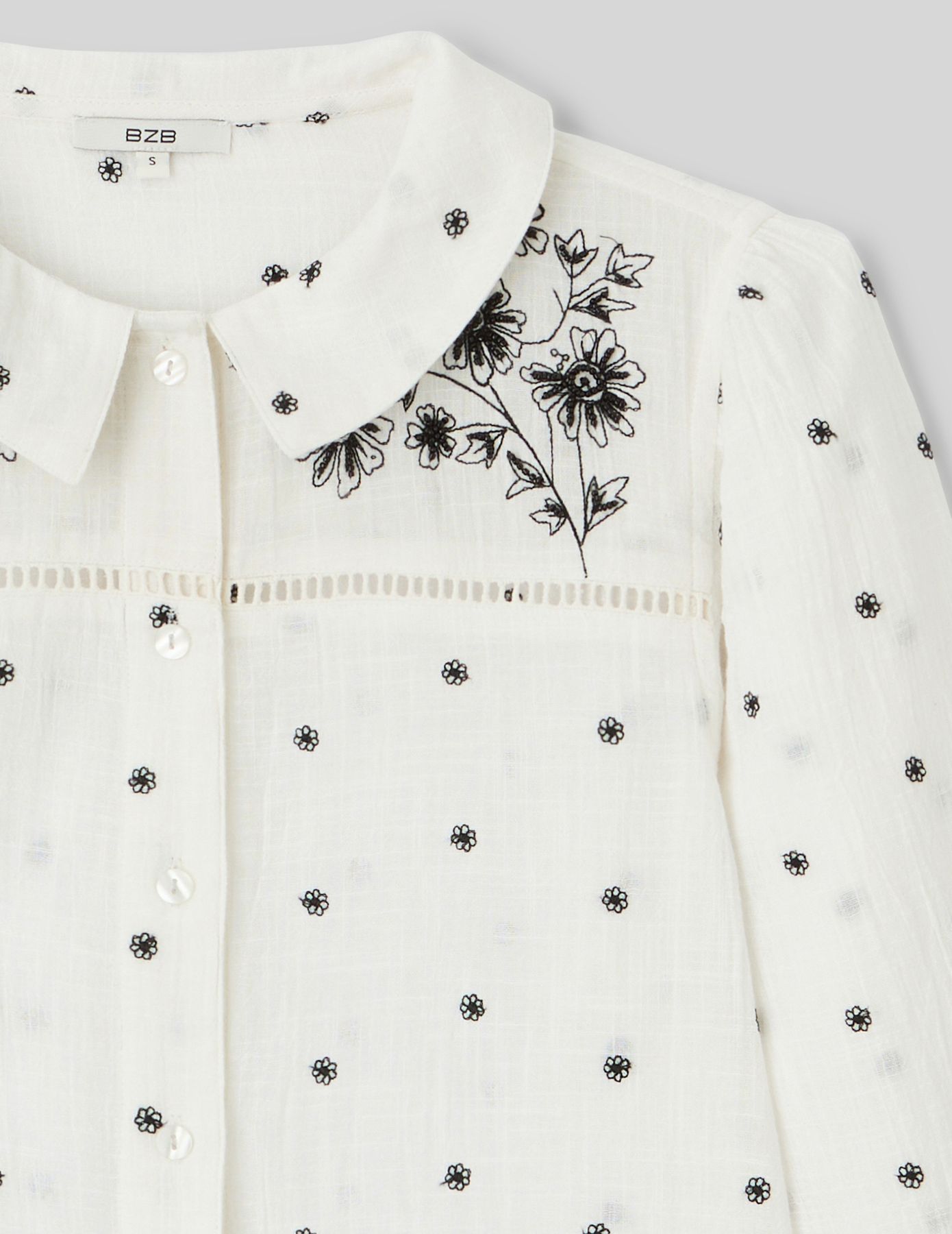 Blouse brodée