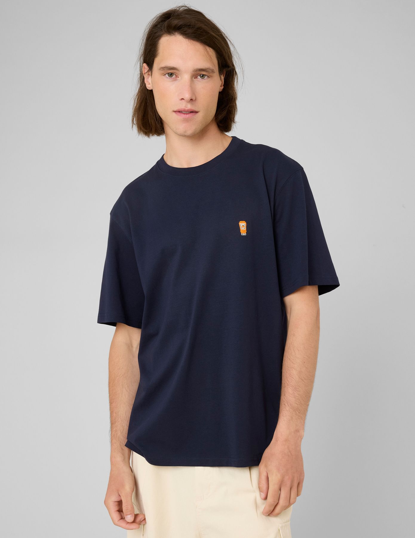 T-shirt broderie poitrine