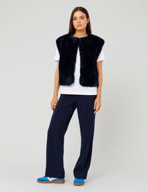 Veste matière duveteuse sans manches