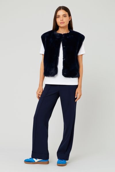 Veste matière duveteuse sans manches