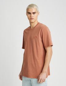 T-shirt broderie poitrine
