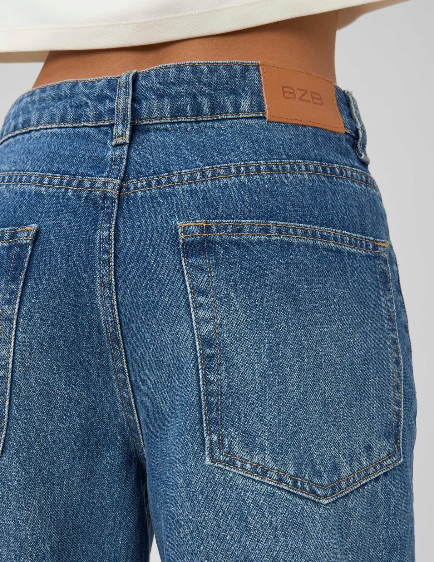 Jean baggy &agrave; revers