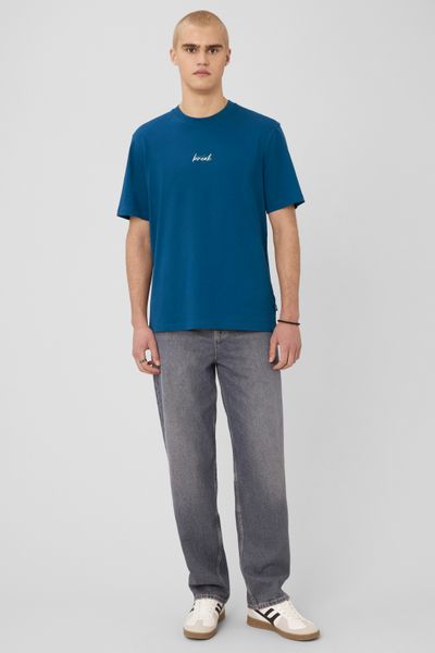 T-shirt broderie poitrine