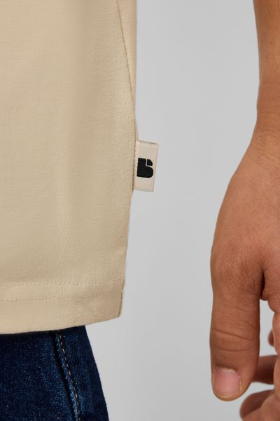 T-shirt imprim&eacute; poitrine