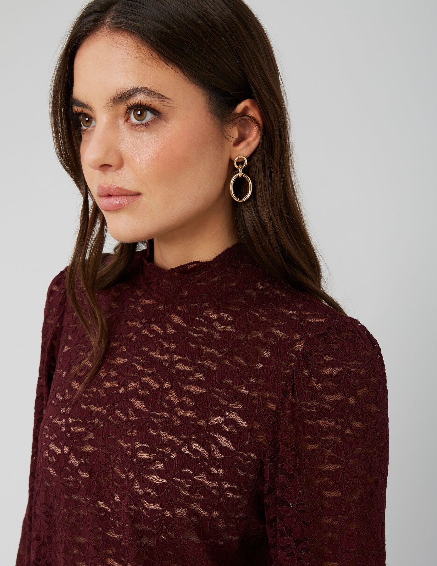 T-shirt col montant dentelle