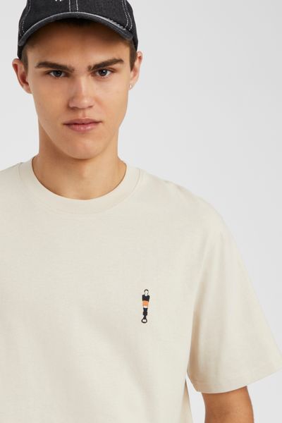 T-shirt broderie poitrine