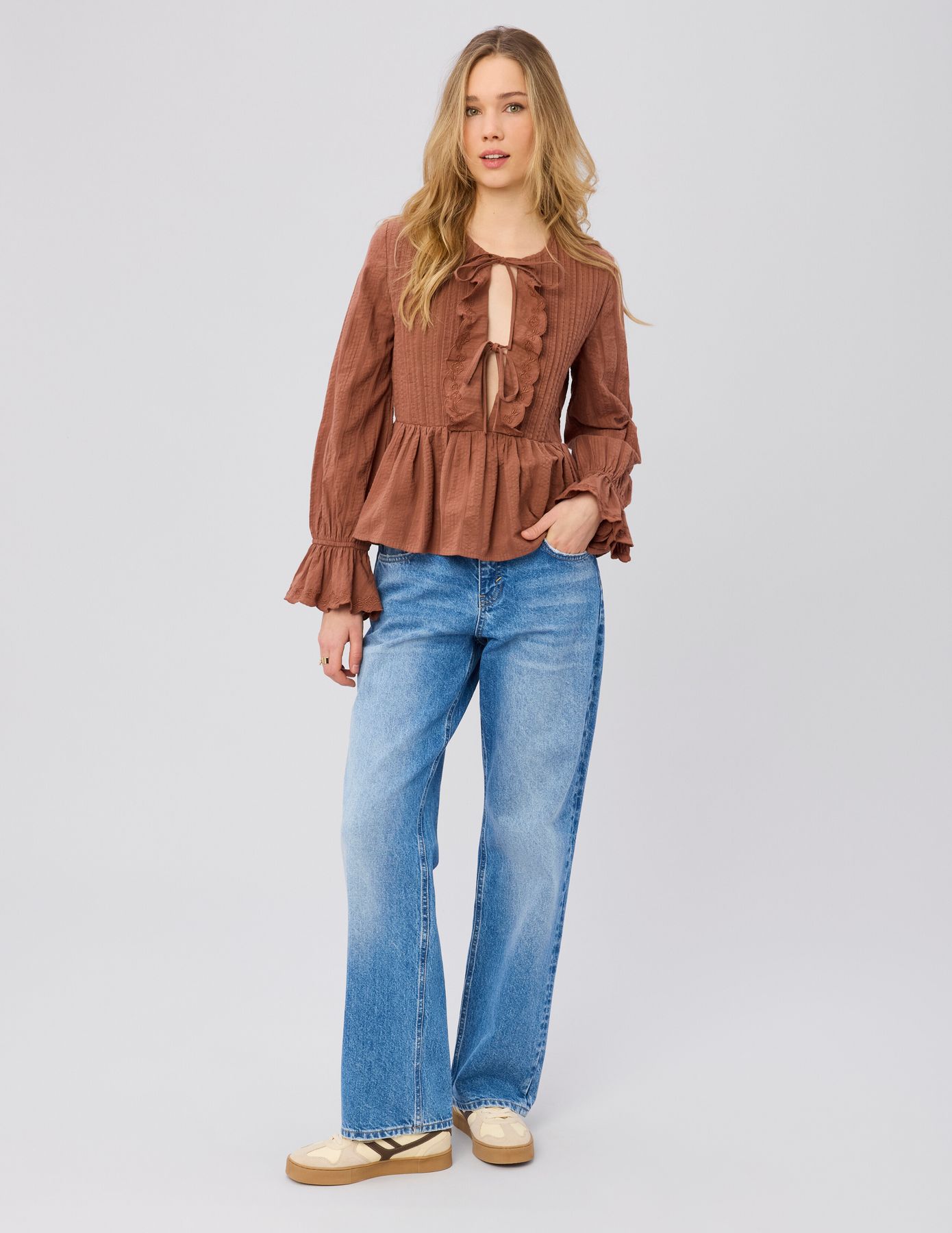 Blouse &agrave; nouer