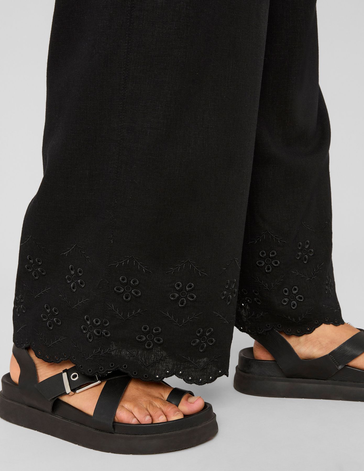 Pantalon broderie