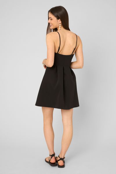 Robe courte &agrave; fines bretelles