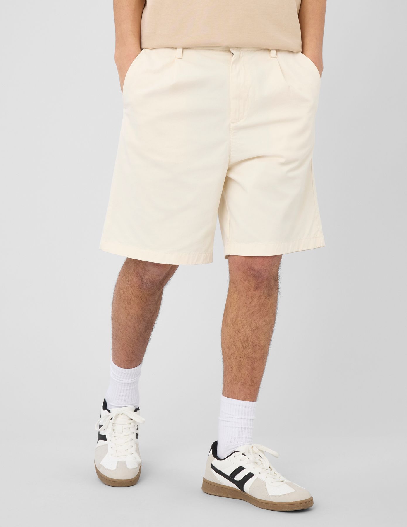 Bermuda chino &agrave; plis