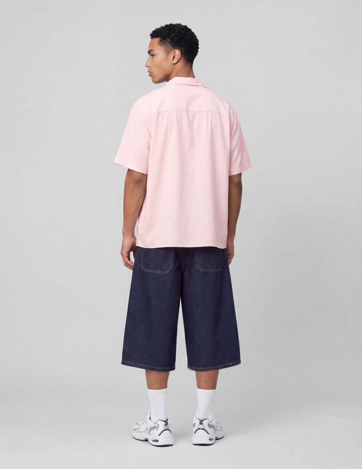 Chemise manches courtes mati&egrave;re fantaisie