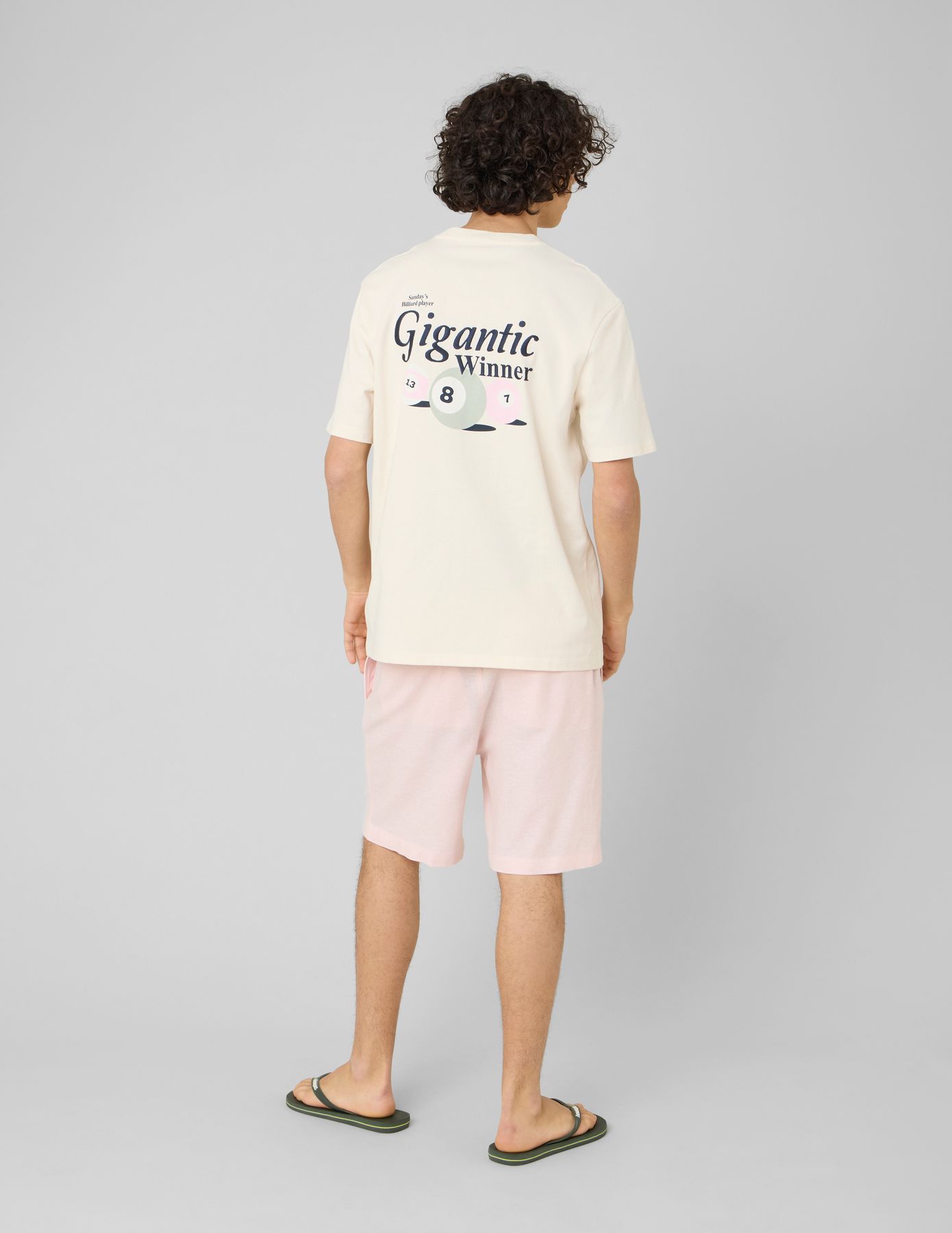 T-shirt imprim&eacute; et brod&eacute;